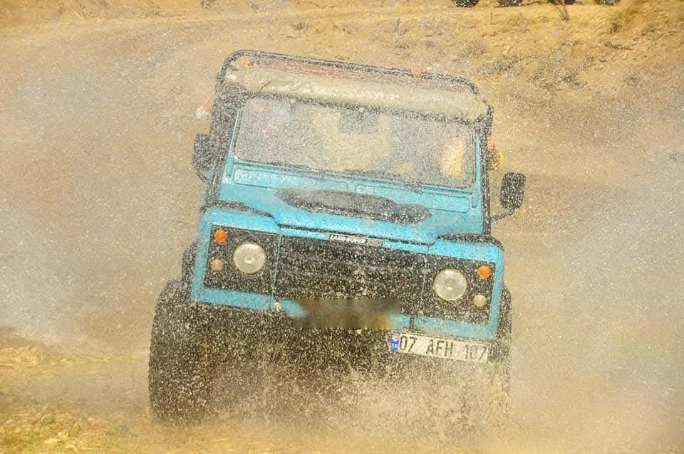 Jeep-Safari ab Kemer: Ganztägige Offroad-Tour durchs Taurusgebirge mit Mittagessen und Hotelabholung