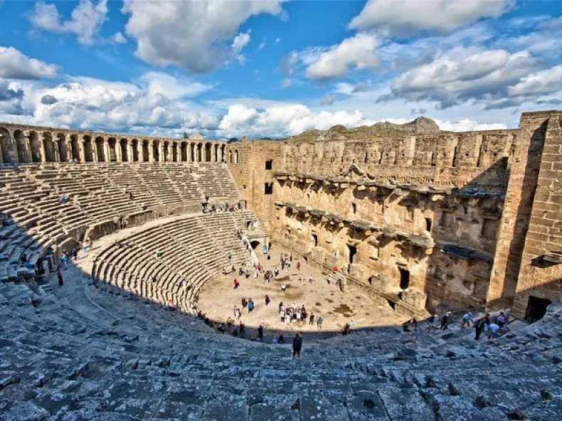 Perge, Aspendos & Kurşunlu-Wasserfall – Tagesausflug zu den antiken Städten ab Antalya