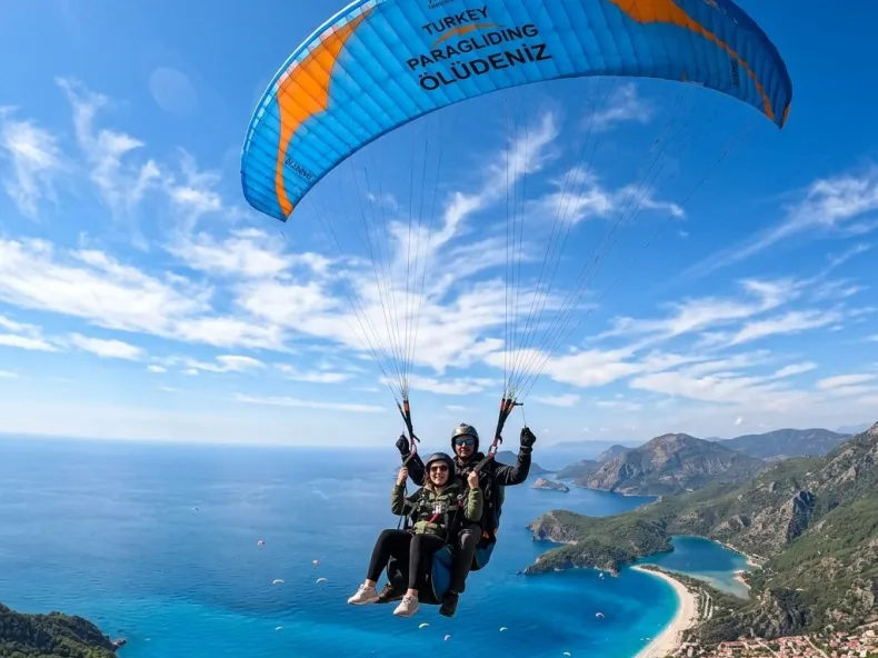 Gleitschirmfliegen in Alanya: Tandemflug mit Landung am Kleopatra-Strand