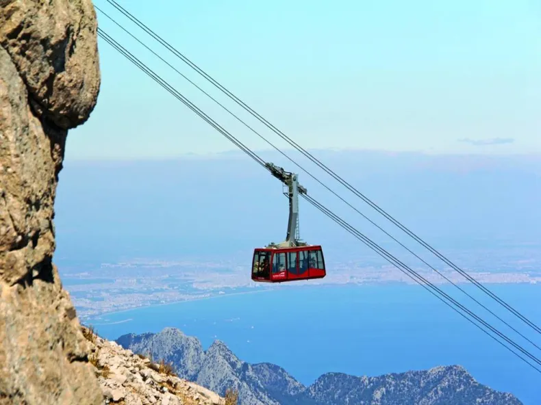 Olympos Seilbahn auf den Tahtalı: Gipfelfahrt auf 2.365 m ab Kemer