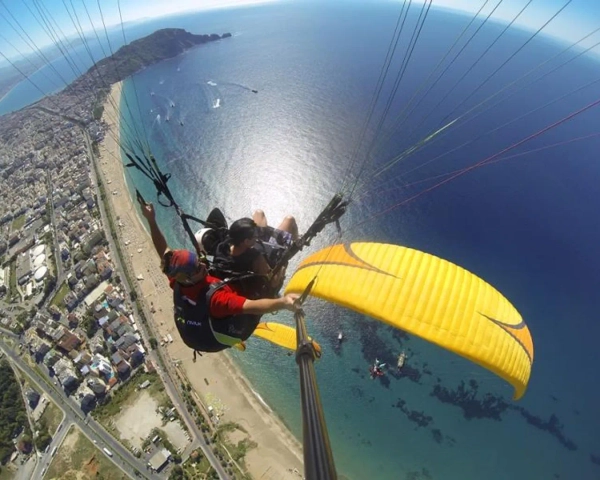 Making paragliding in Side