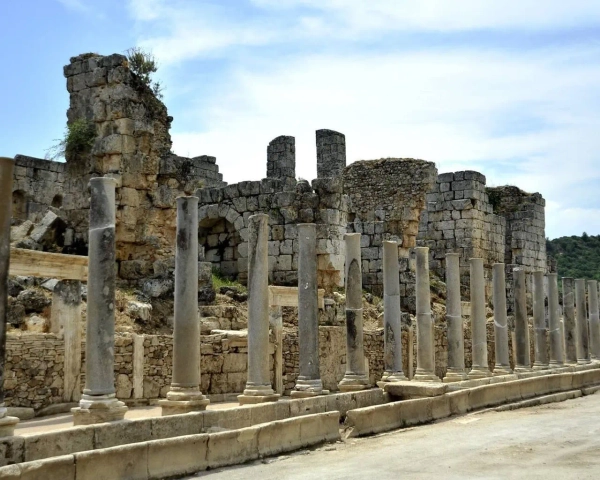Ancienne ville d'Antalya Perge