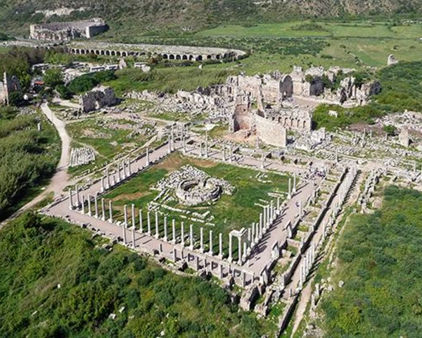 Древний город Анталия Перге