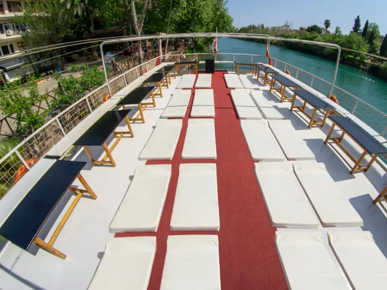 Boat Tour and Market Shopping on the Manavgat River: A Unique One-Day Getaway