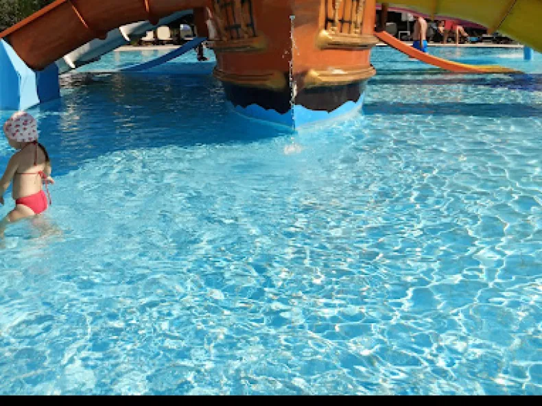 Side Pirate Boat vs. Relax Cruise: Which One is Best for You? - 2