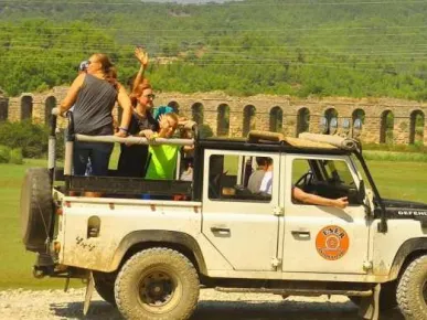 Antalya: Yanartaş Jeep Safari Tour