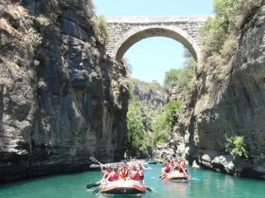 „Rafting-Tour von Side: Entdecken Sie Adrenalin im Taurusgebirge!“ - 2